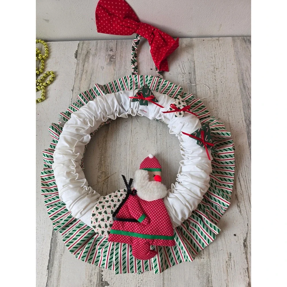 Vintage knit wreath Xmas Santa country folk decor with bow